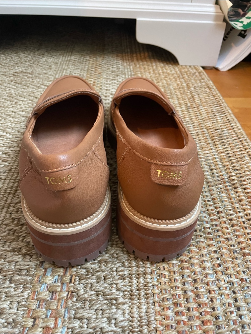 TOMS Tan Cara Loafers - Women's - Picture 5 of 10